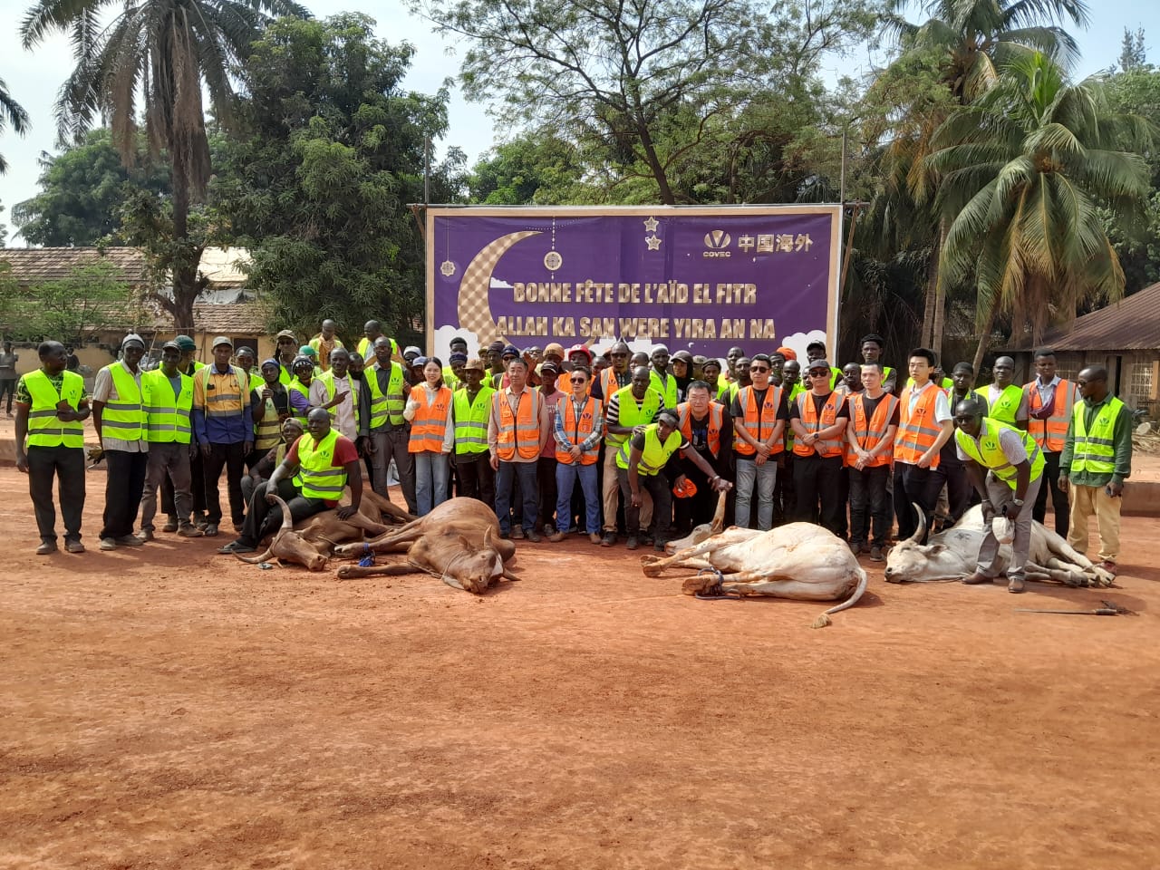 COVEC Mali célèbre le Ramadan par une distribution de viande à ses employés